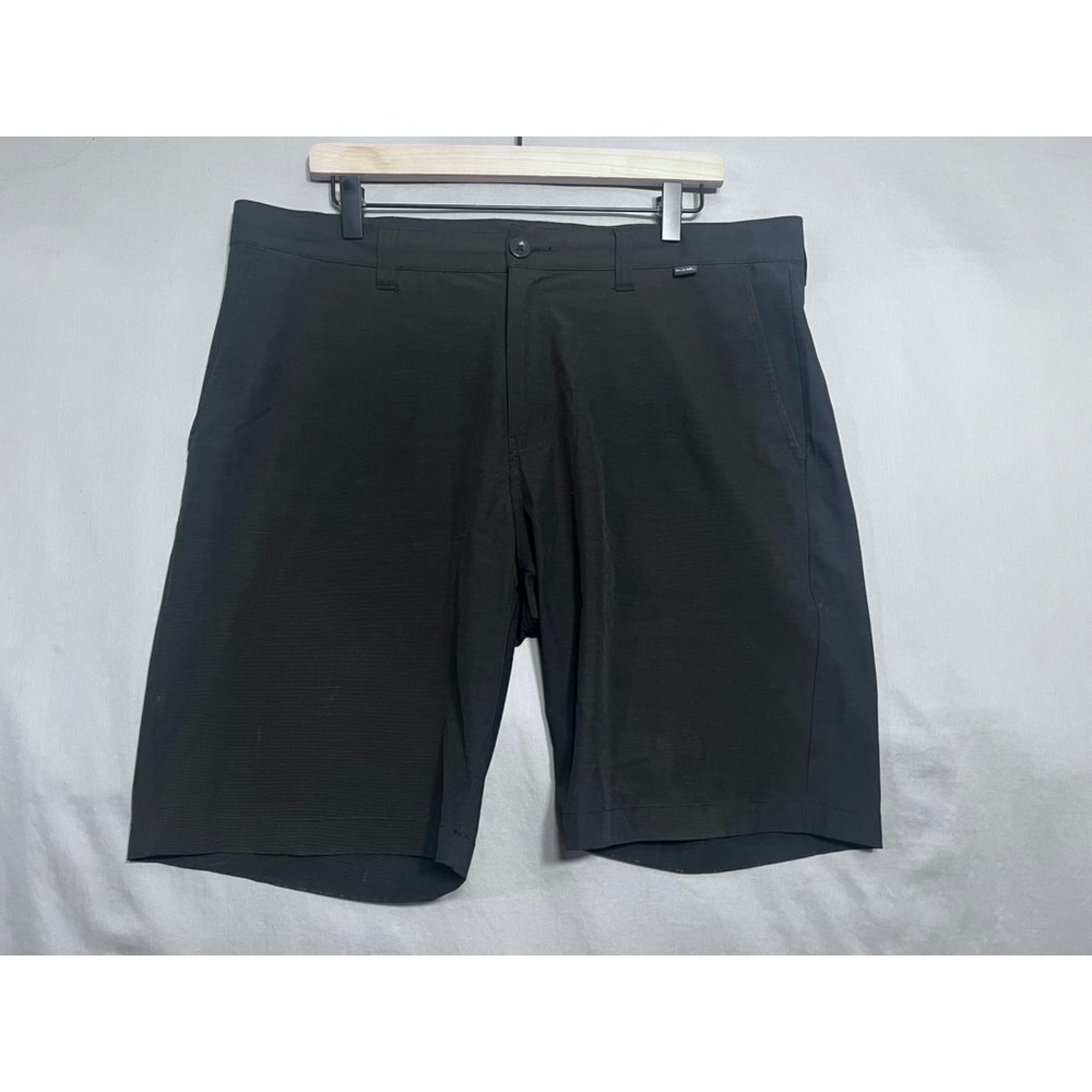 TravisMathew Beck Golf Shorts Mens 36 Dark Grey Micro Stripe Performance Stretch